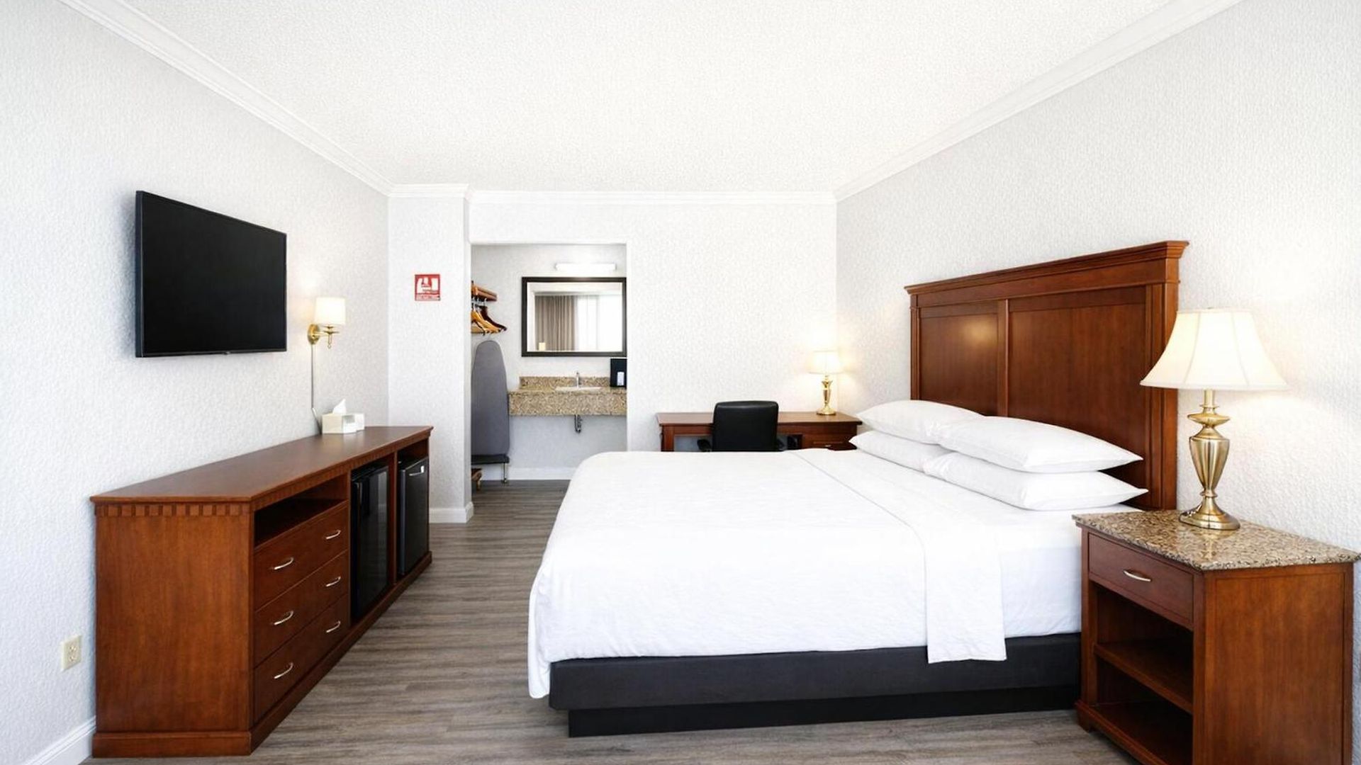 Hotel Quarters & 3*