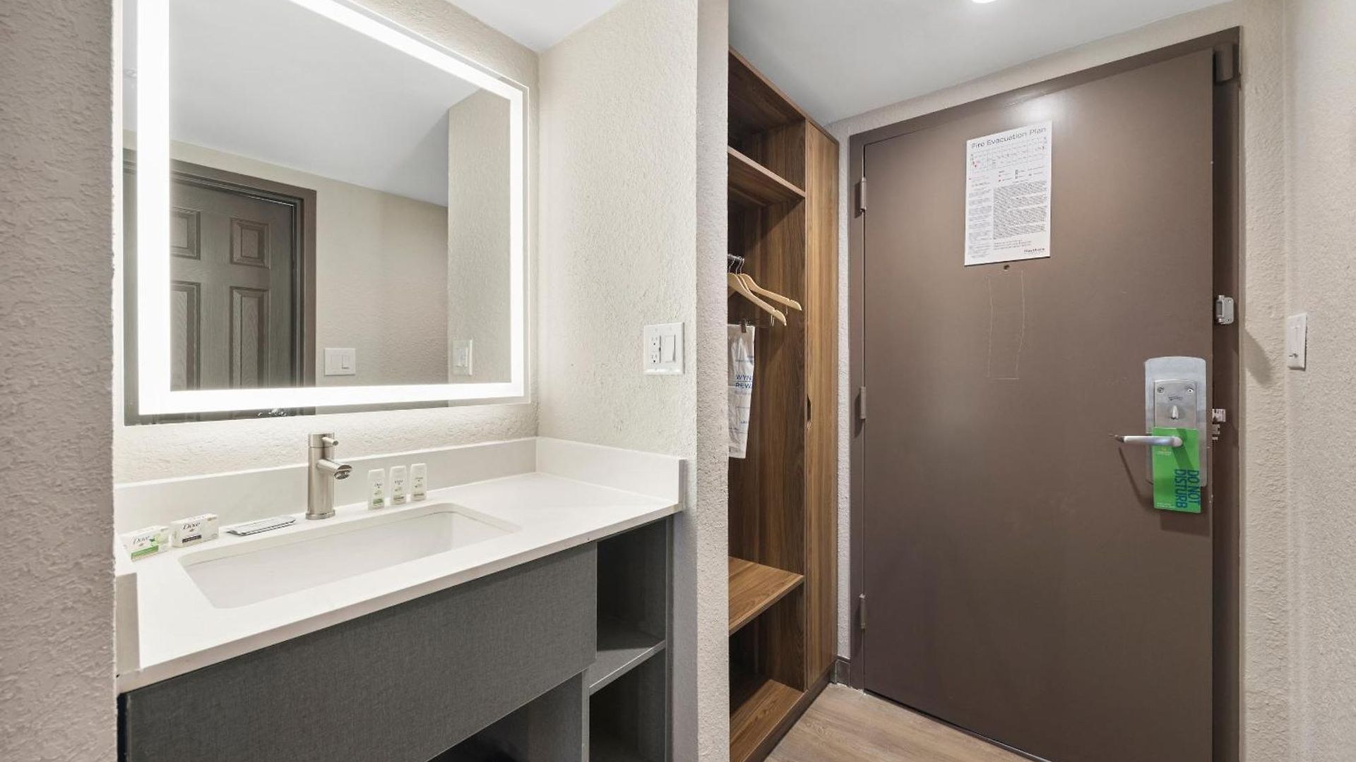 Hotel La Quinta By Wyndham Airport/opryland 3*