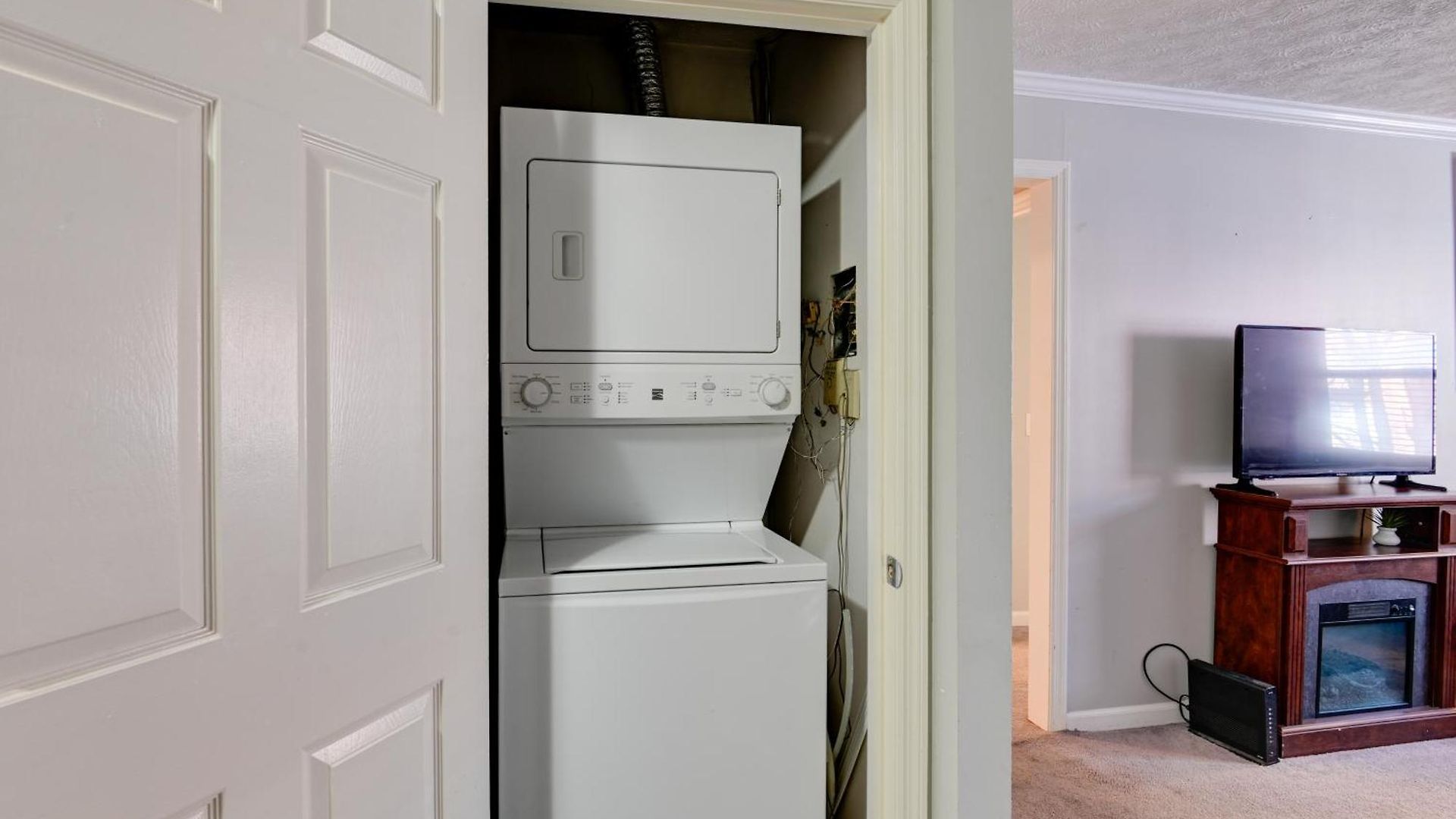 1 Mi To Dtwn: Pet-friendly In *
