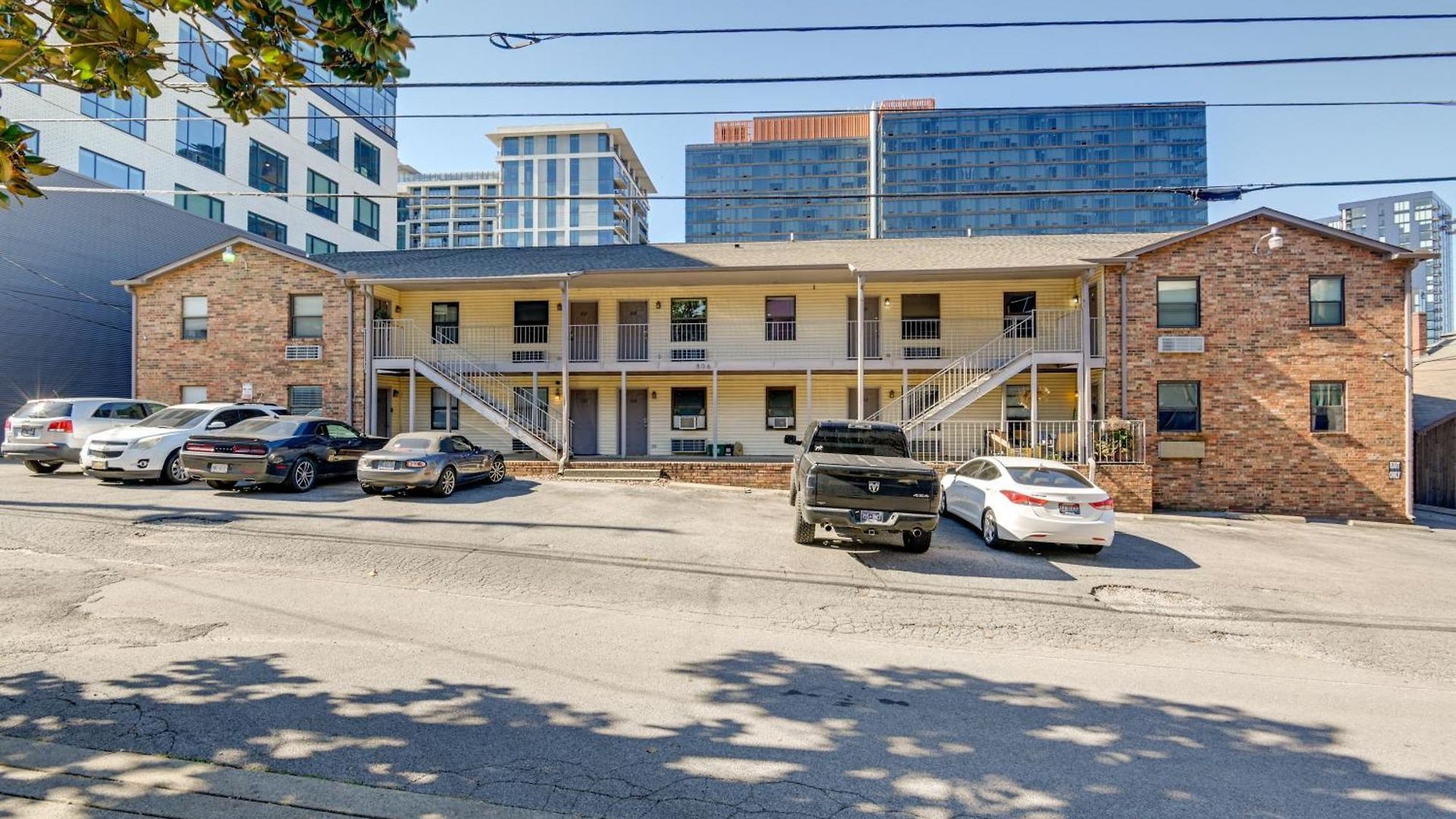 1 Mi To Dtwn: Pet-friendly In
