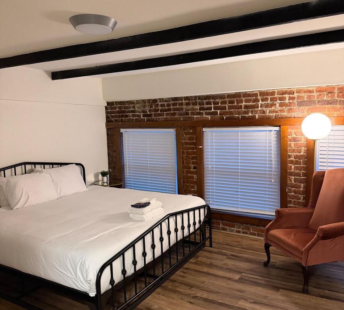 The Lofts At 107 3*