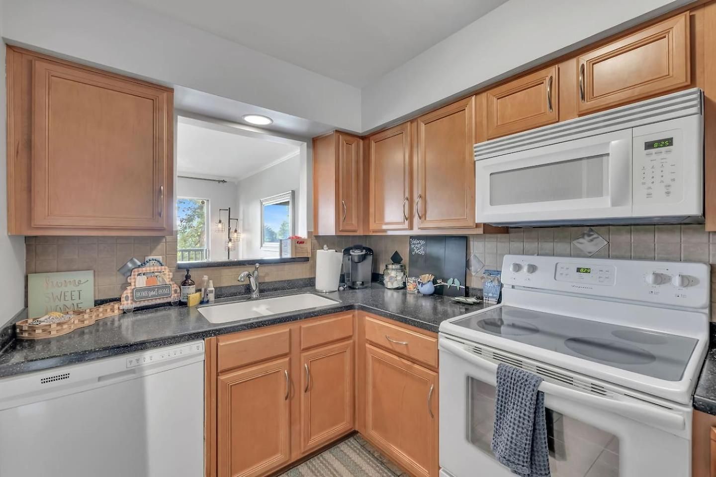 Nash Riverfront Condo, Sleeps 6, Walk To Broadway