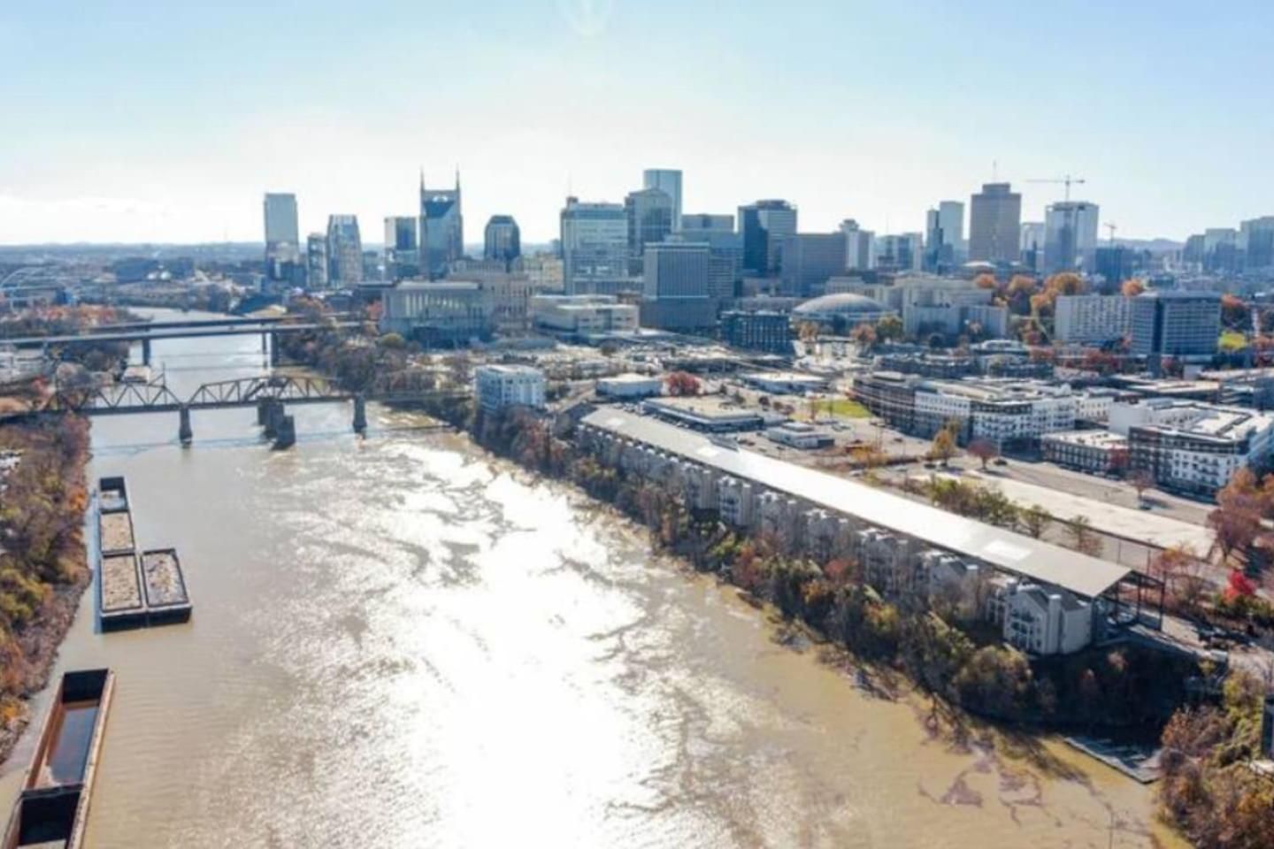 Apartment Nash Riverfront Condo, Sleeps 6, Walk To Broadway