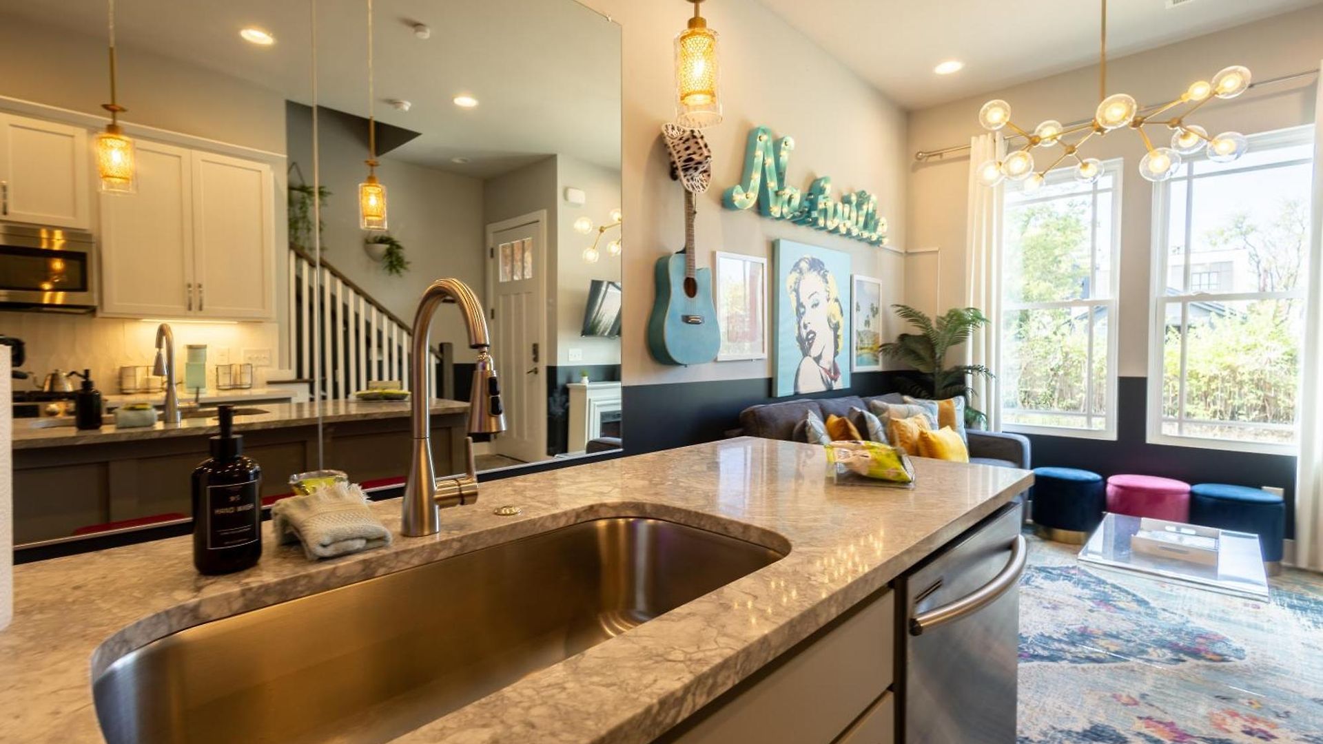 Apartment Heights Townhome With Free Parking & 3 Baths Nashville