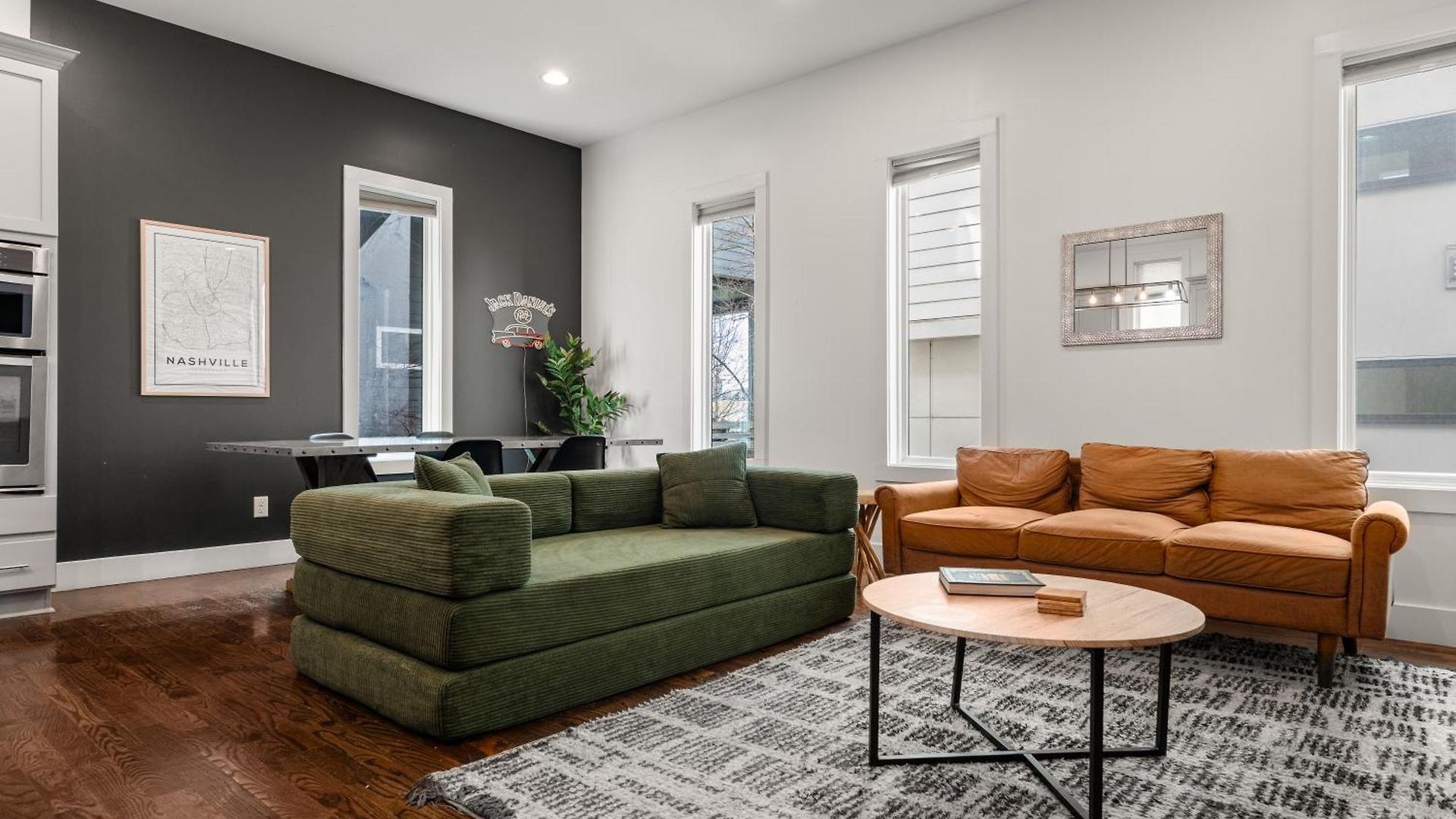 Holiday home Downtown Views With Rooftop Golf Grill And Firepit Only 8min To Broadway *