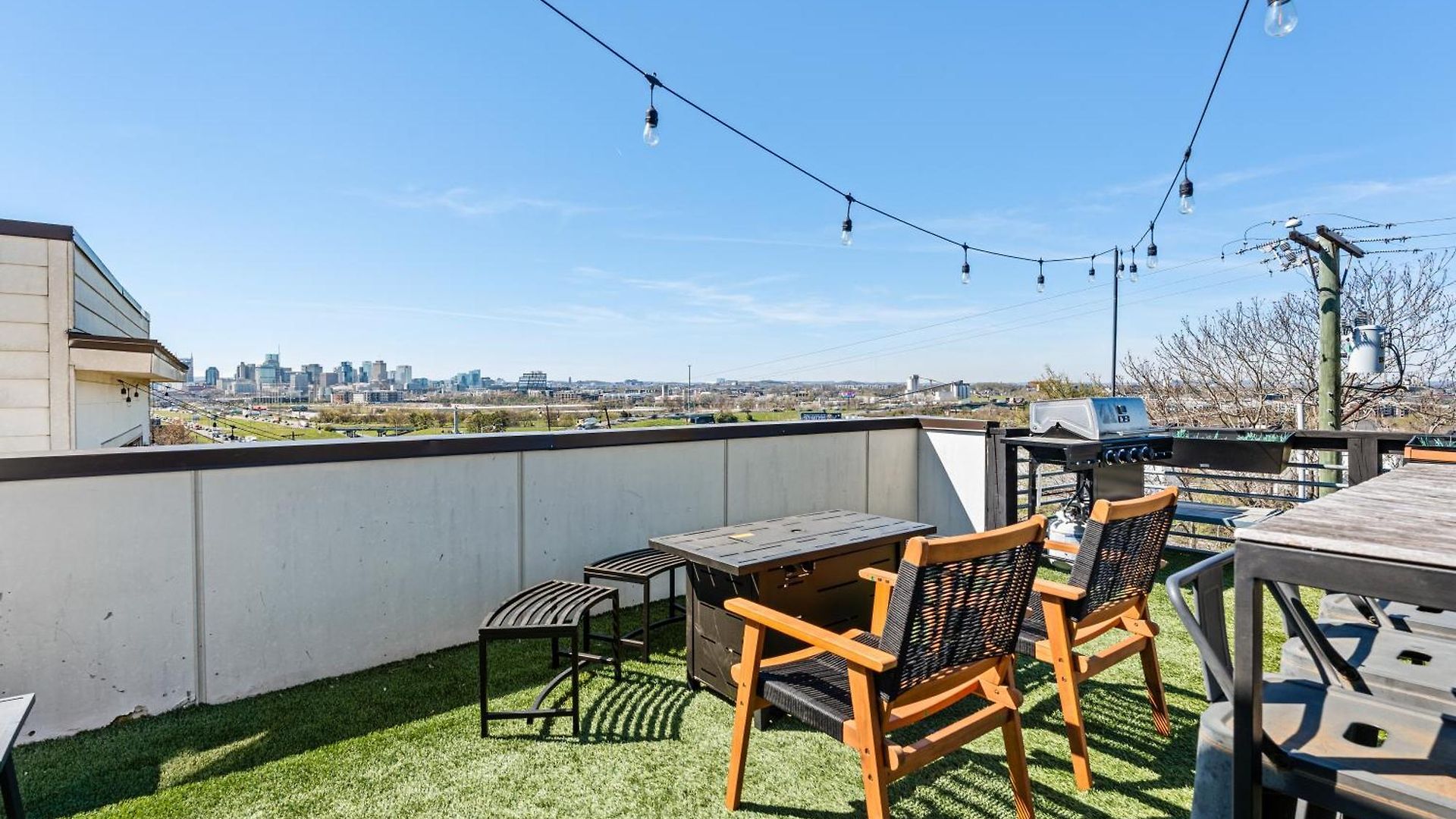 Holiday home Downtown Views With Rooftop Golf Grill And Firepit Only 8min To Broadway *