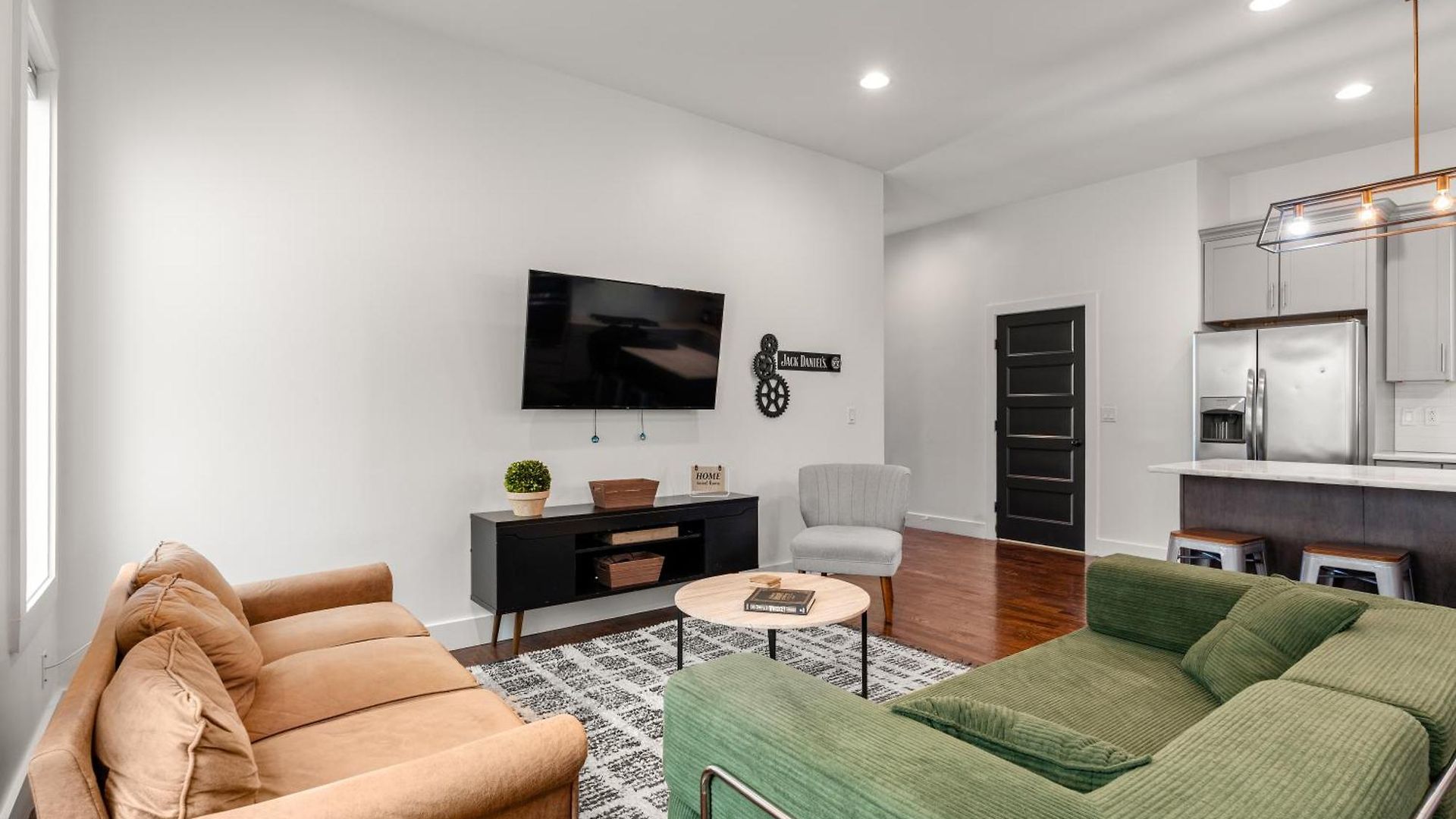 Downtown Views With Rooftop Golf Grill And Firepit Only 8min To Broadway Holiday home