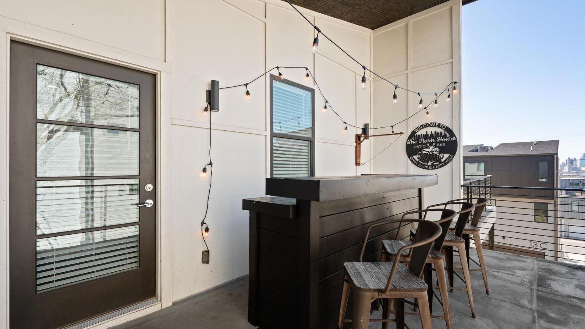 Holiday home Balcony Bar, Grill & Firepit With A View And Sleeps 16 Only 8 To Broadway Nashville