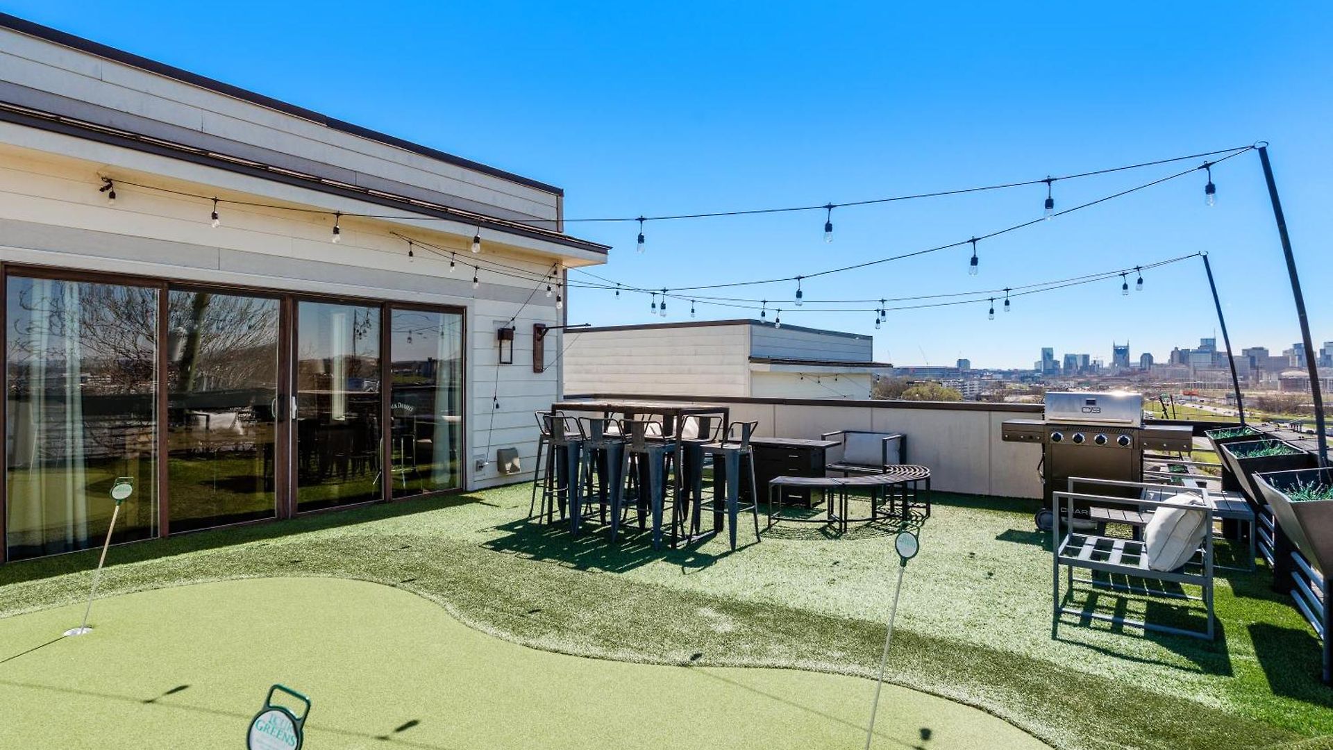 Downtown Views With Rooftop Golf Grill And Firepit Only 8min To Broadway * Nashville