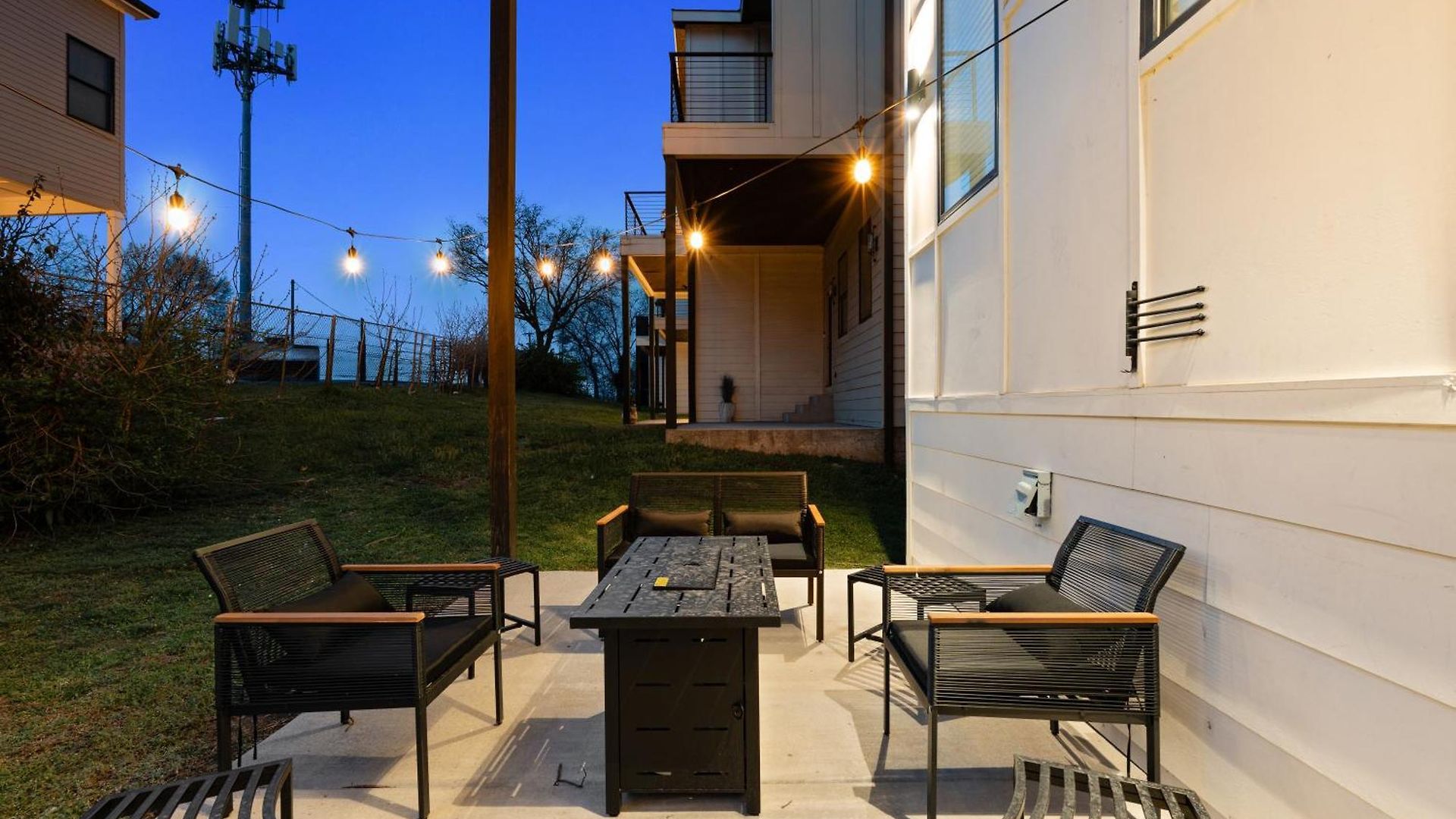 Holiday home Balcony Bar, Grill & Firepit With A View And Sleeps 16 Only 8 To Broadway *
