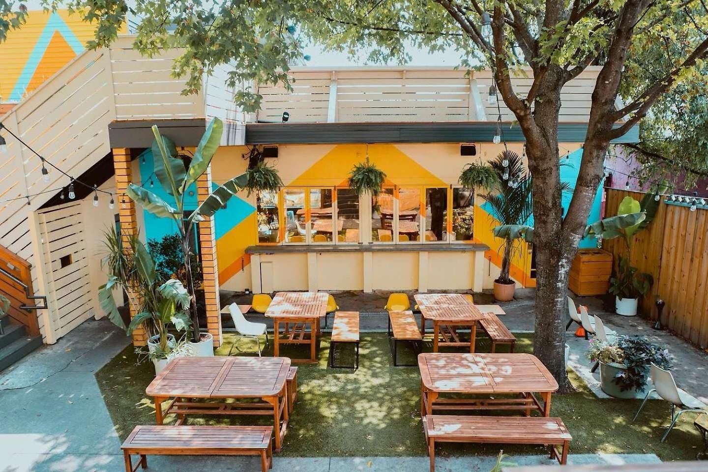 Spacious Dog Friendly 3 Bedroom Townhome, Grill, Patio 3 Blocks To Grocer, 5 Mins To 5 Points, 15 Mins To Broadway, 24 Hour Hospitality Team, Perfect For Families Nashville
