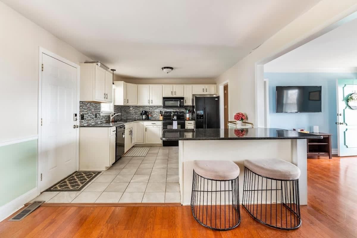 Holiday home Cozy Retreat 10 Min To Broadway