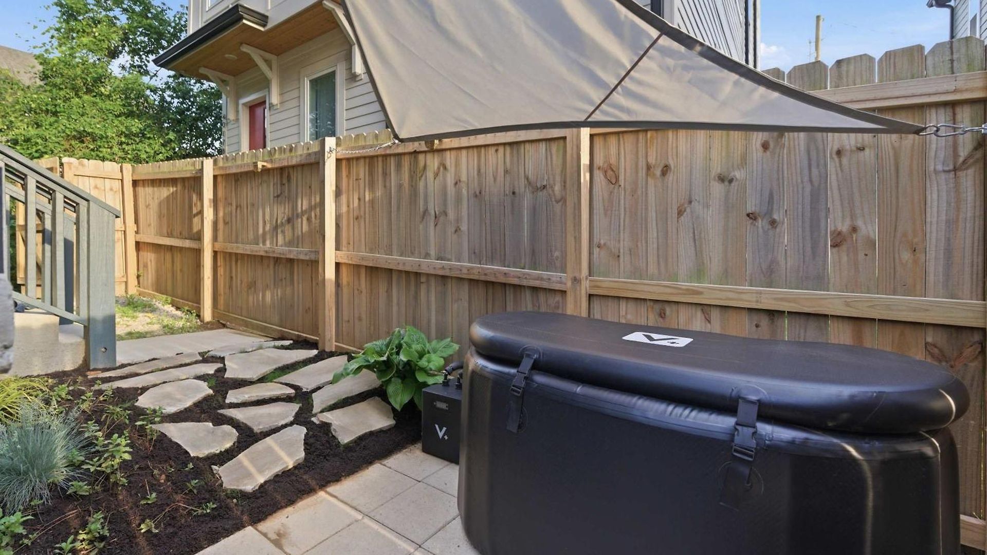 Designer Single Family House-rooftop- Hot Tub Holiday home *