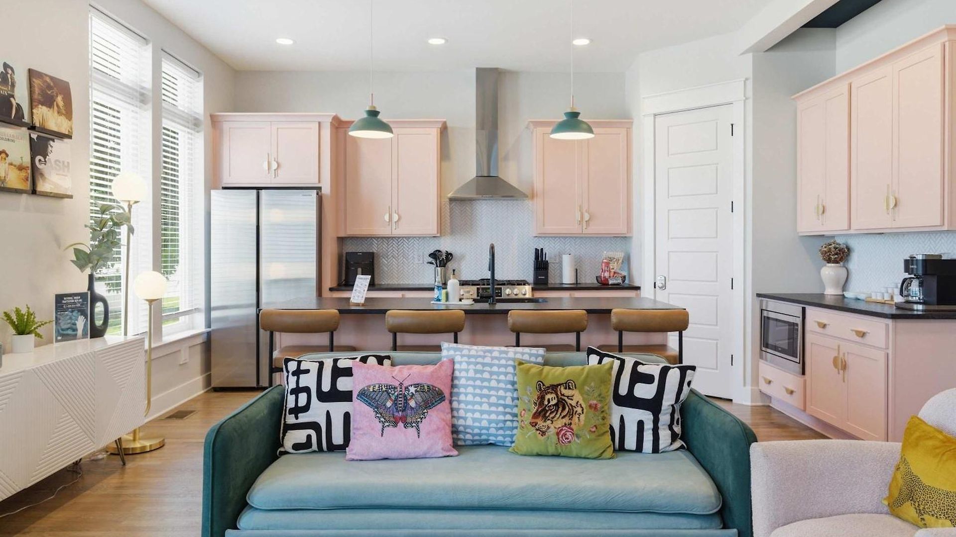 Designer Single Family House-rooftop- Hot Tub Holiday home Nashville