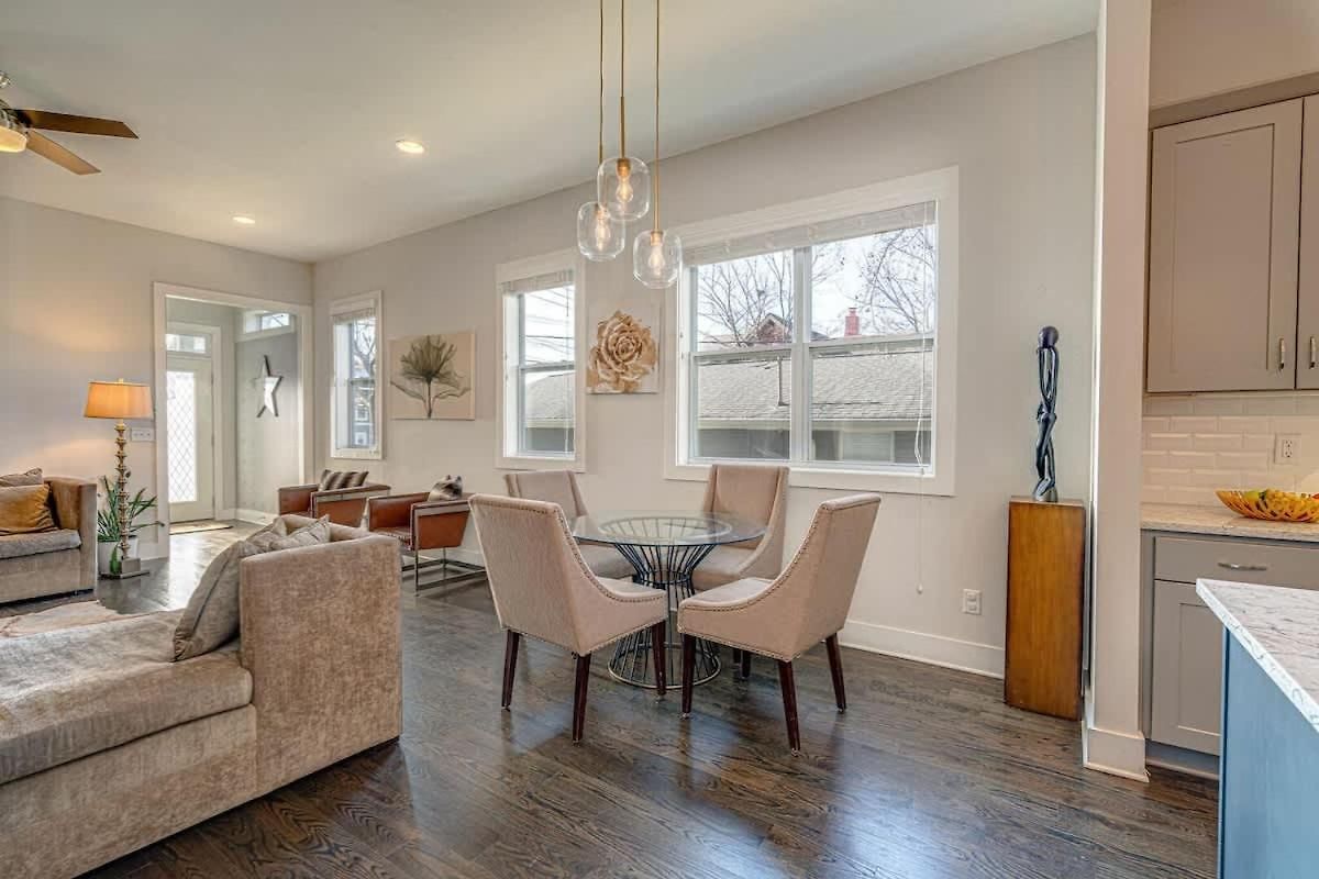 Cultured Coach - Music Row - Mins To Downtown Holiday home