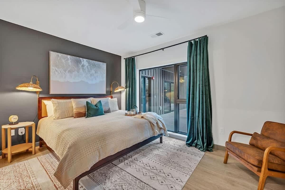 Hyve - Southern Comfort - Walk To Broadway Holiday home *