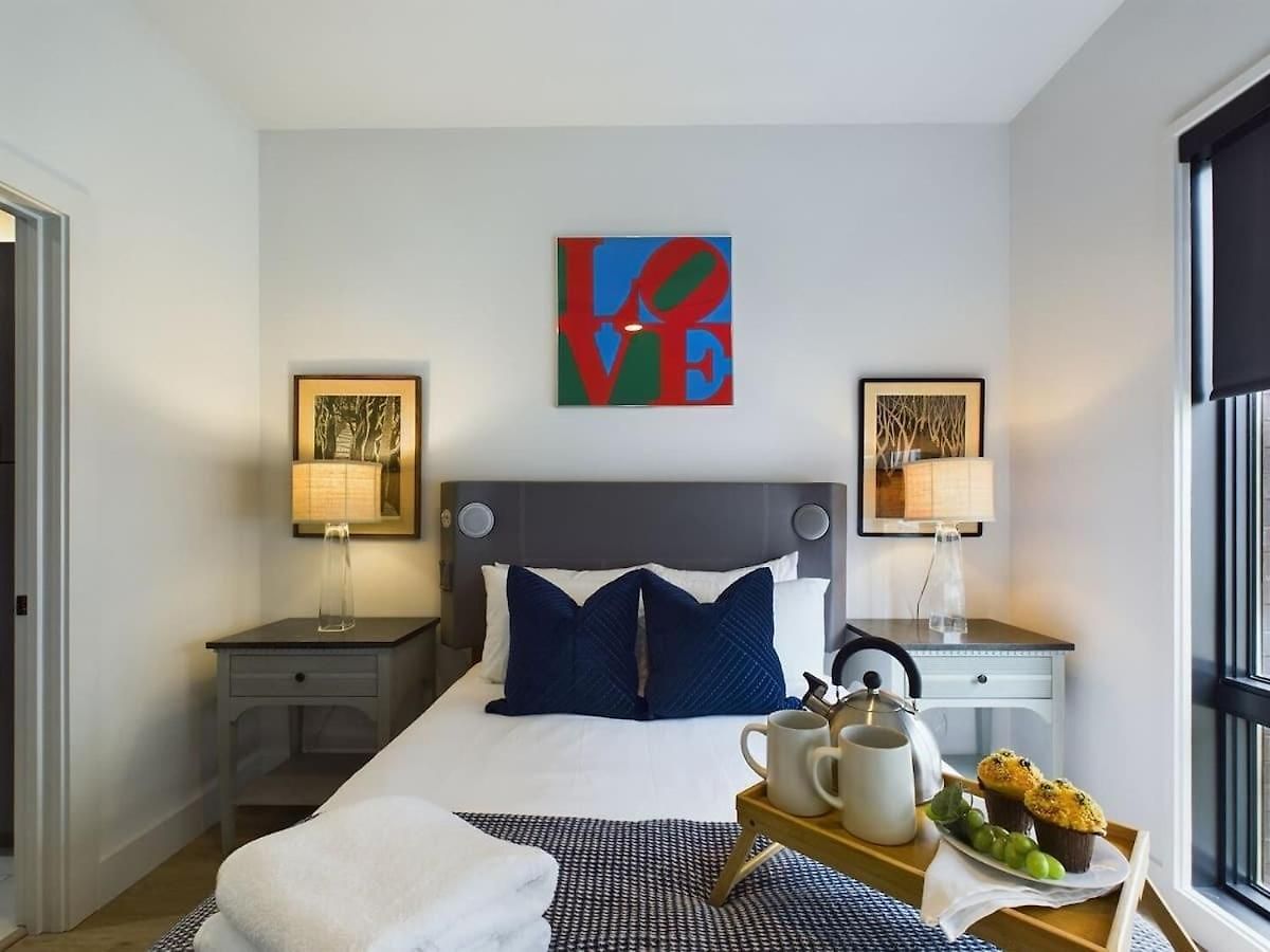 Venus - Odyssey - Heart Of Midtown Holiday home *