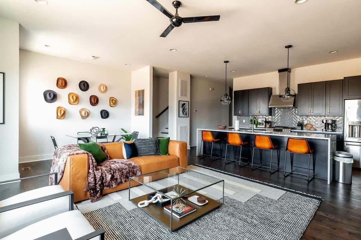 Luxe-cowboy Country-patio Hot Tub-downtown Living Holiday home