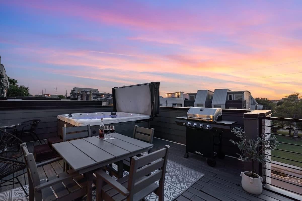 Holiday home Luxe-cowboy Country-patio Hot Tub-downtown Living Nashville