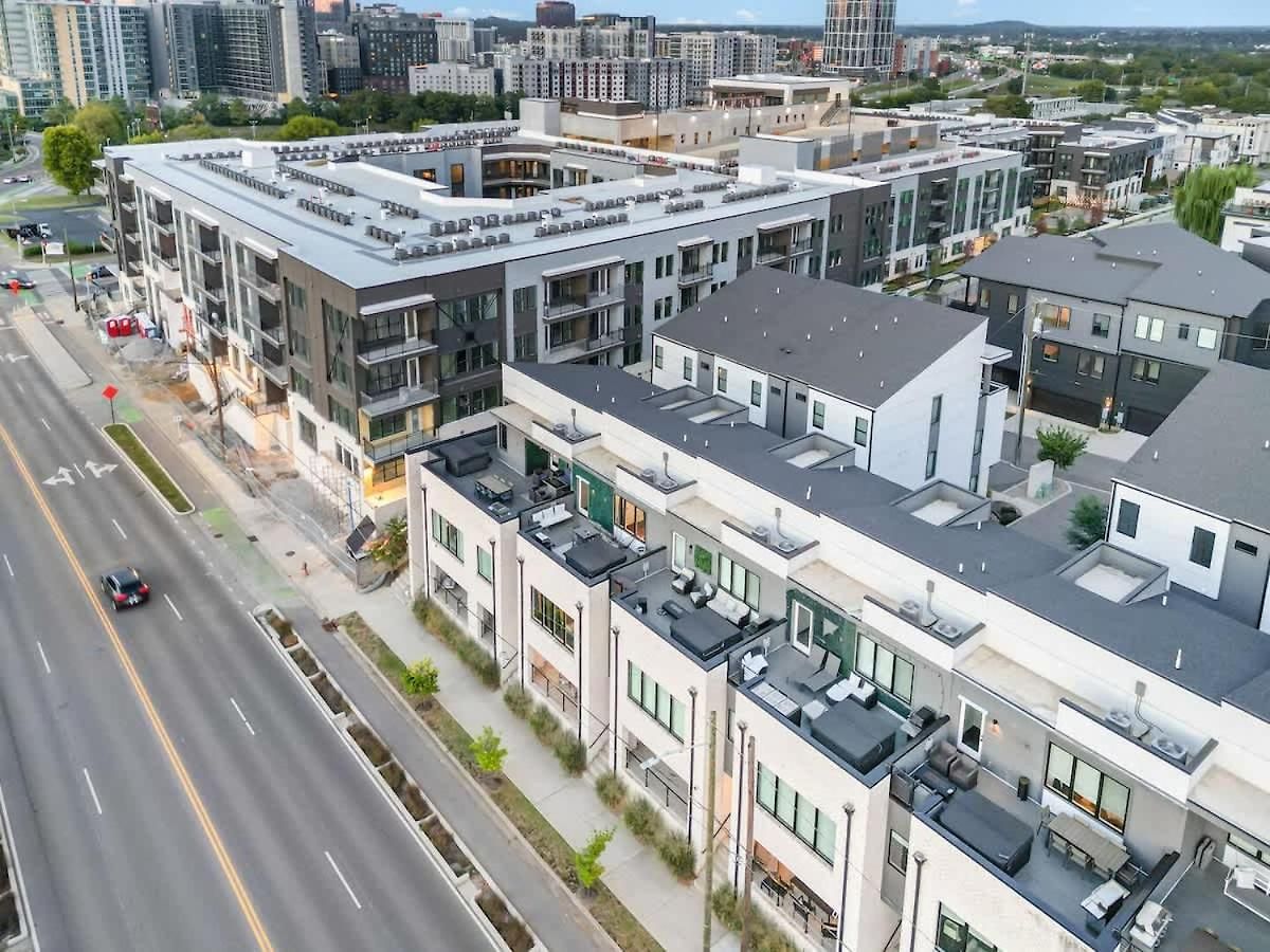 Luxe-cowboy Country-patio Hot Tub-downtown Living *
