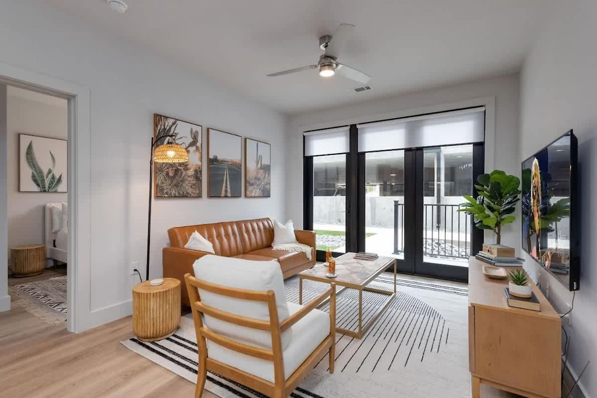 Savanna - Heart Of Midtown - Odyssey At The Park