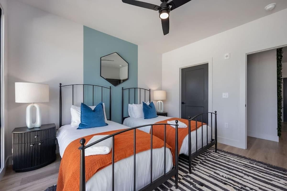 Holiday home Penthouse Blues-odyssey-pool & Gym-mins 2 Broadway