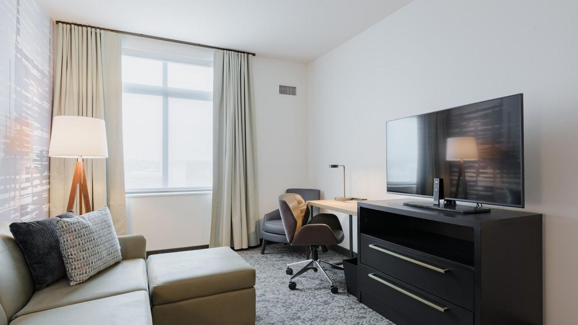 Hotel By Marriott Metro Center Nashville