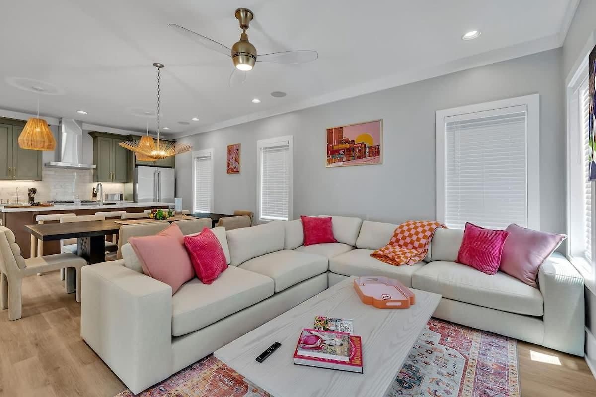 Alto-private Rooftop Deck-8 Mins To Broadway Holiday home *