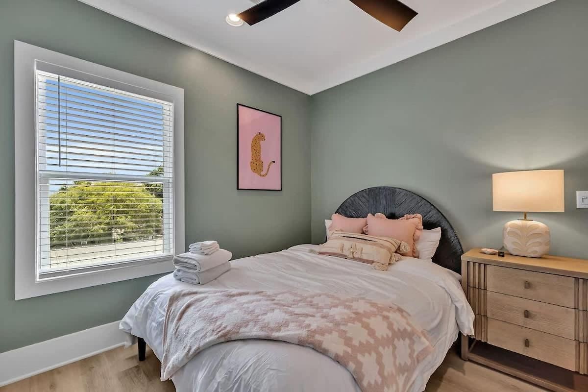 Holiday home Alto-private Rooftop Deck-8 Mins To Broadway