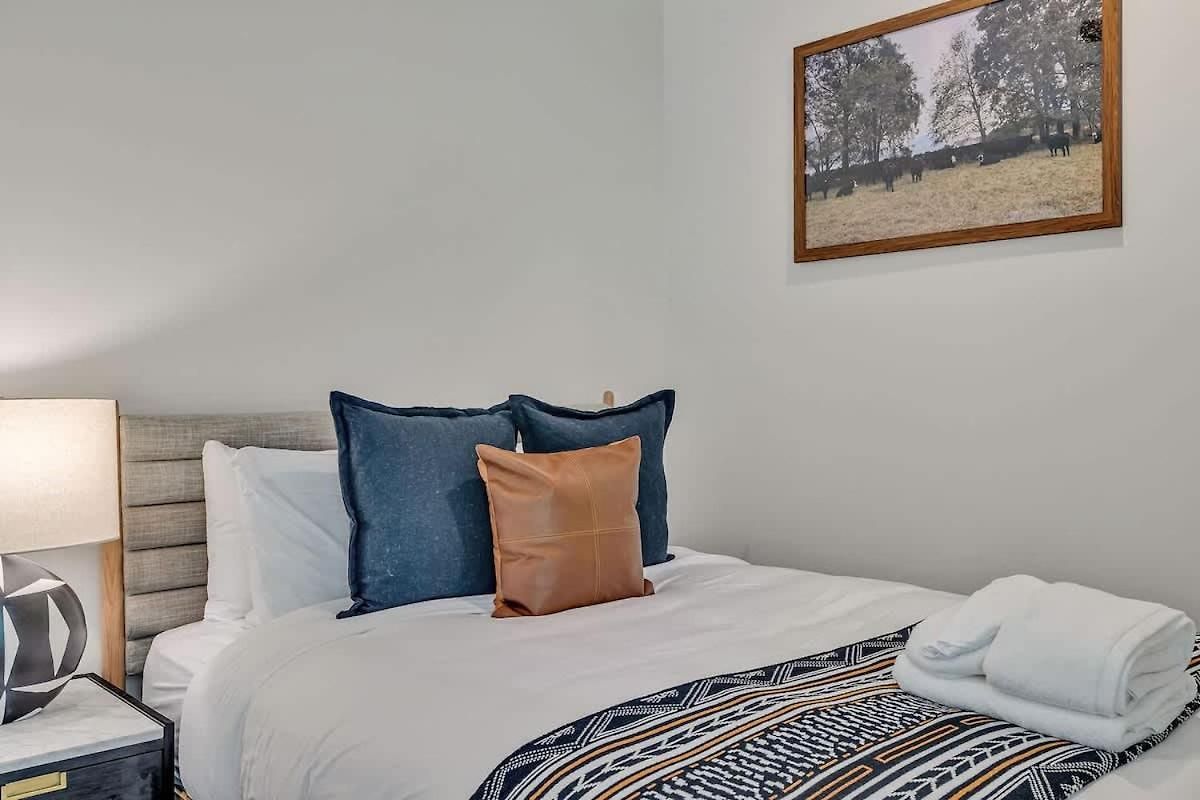 Holiday home Bass - Private Rooftop - 8 Mins To Broadway