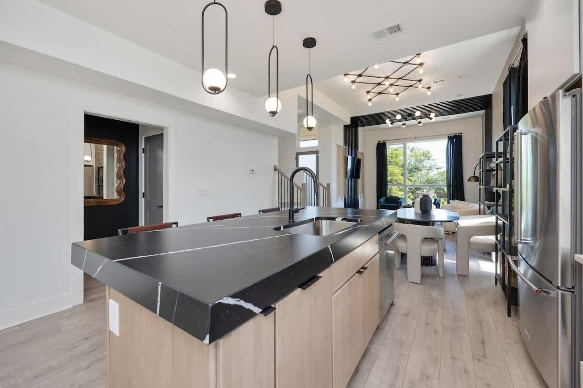Luxe-elevate-modern Luxury-stunning Views *