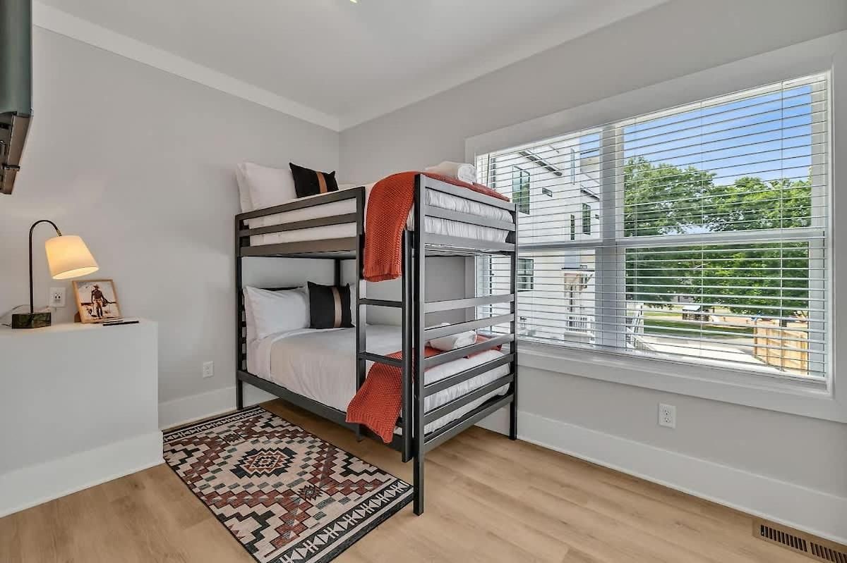 Holiday home Bass - Private Rooftop - 8 Mins To Broadway *