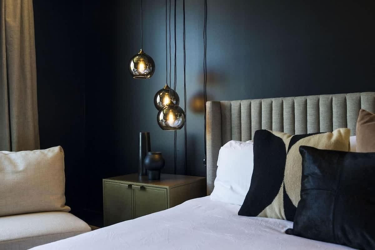 Luxe-elevate-modern Luxury-stunning Views Holiday home