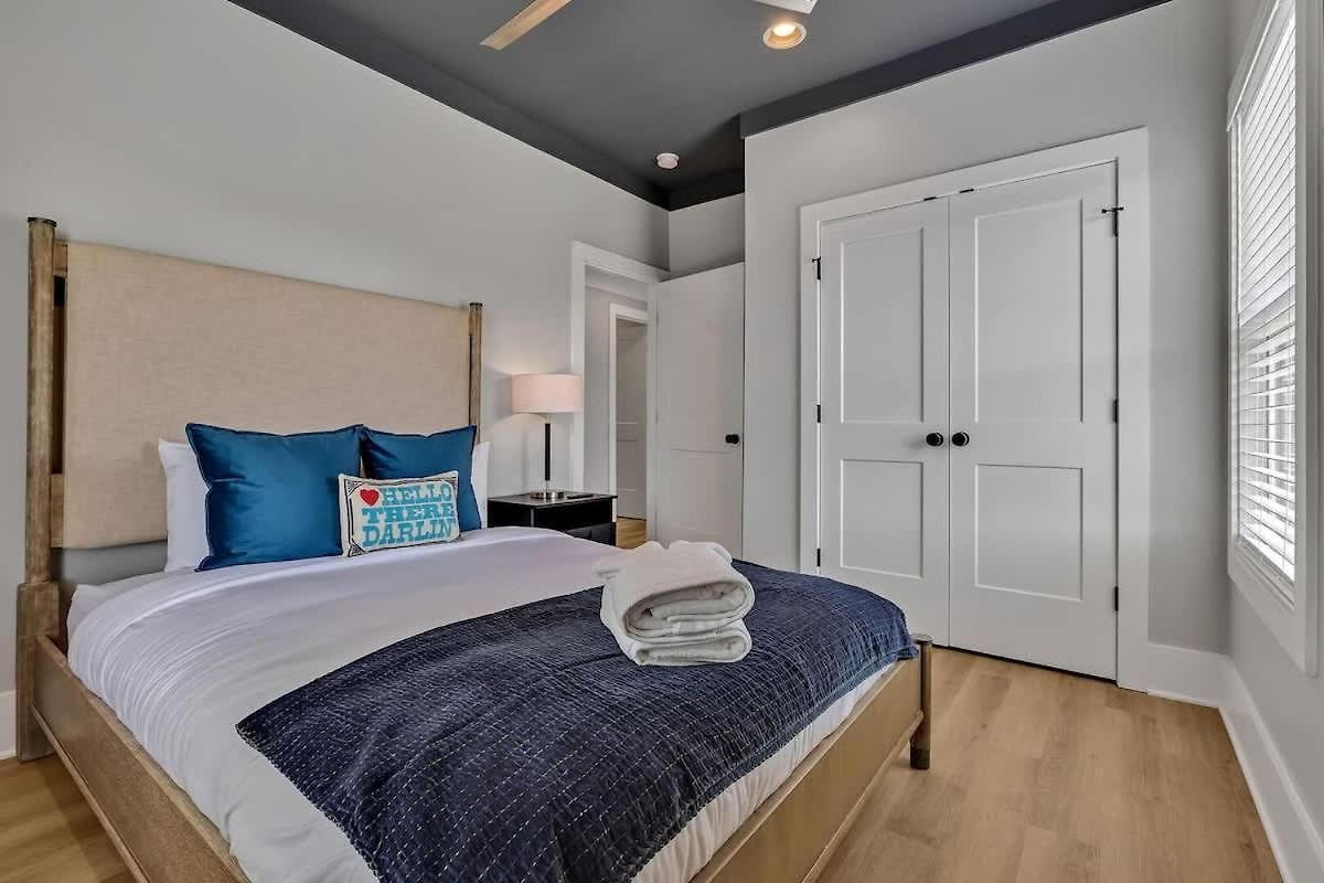 Tenor - Private Rooftop - 8 Mins To Broadway Holiday home