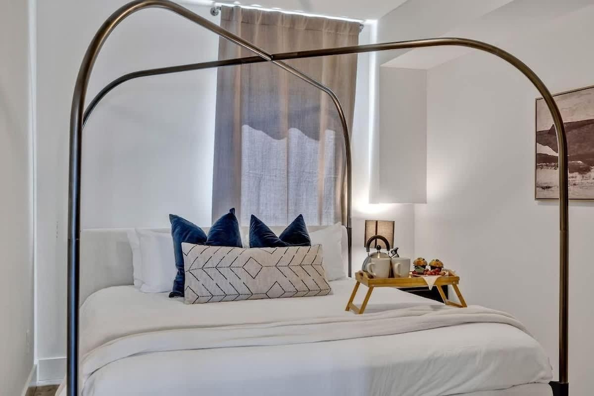 Euphony - Designer Furnishings - 5 Mins To Broadway Holiday home