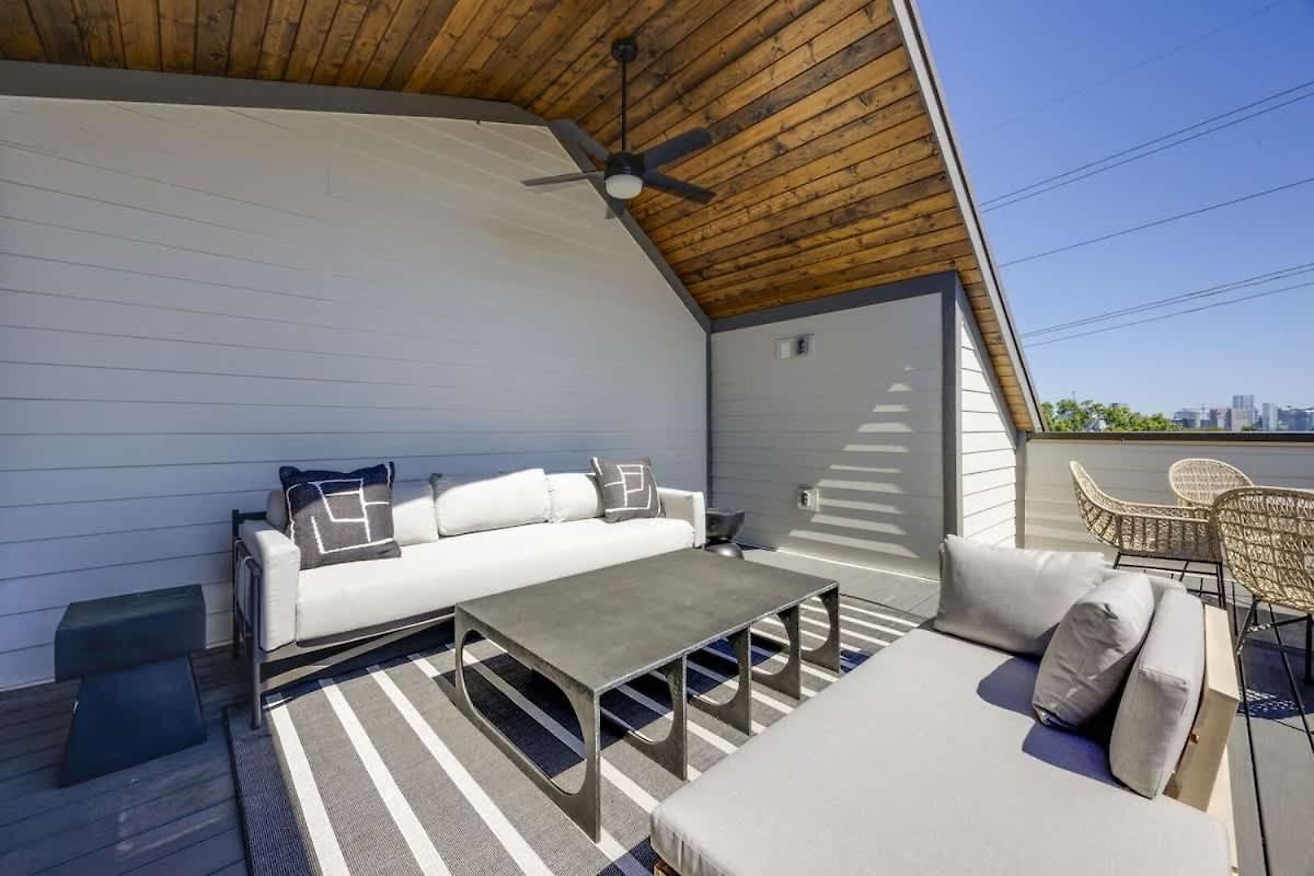 Enchant - Stunning Views - Modern Luxe