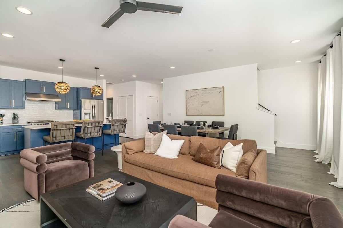 Sunspire-private Deck-in East *