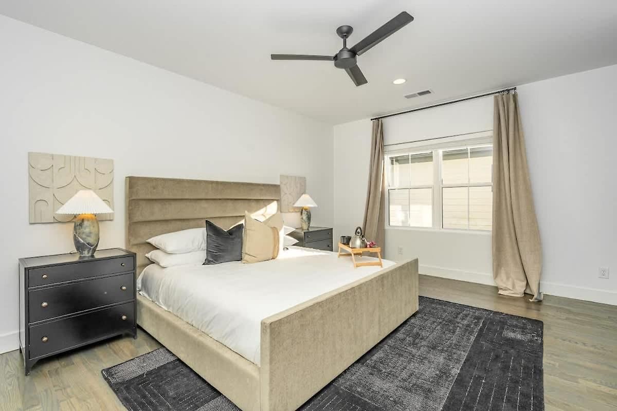 Sunspire-private Deck-in East *