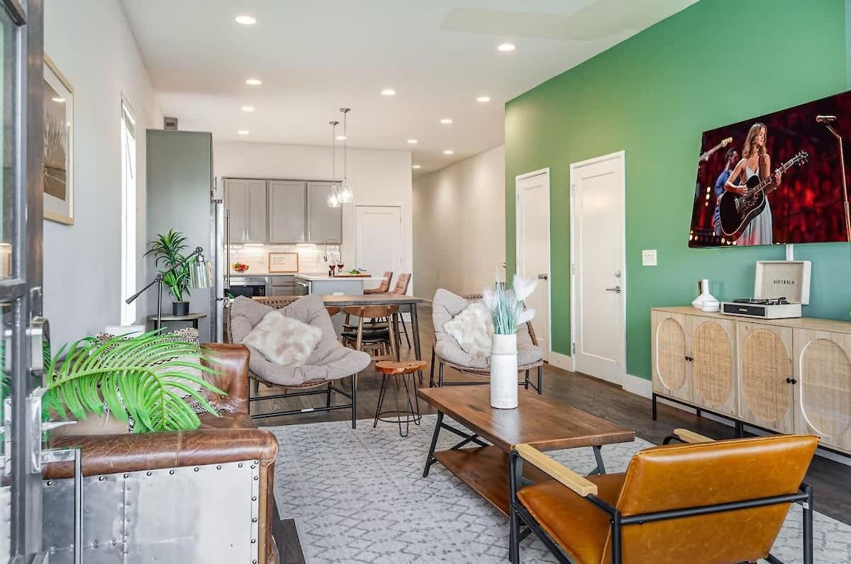 Double Time - Ping-pong Table - Mins To Germantown Holiday home