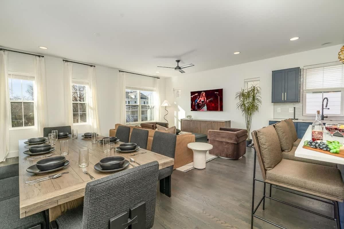 Sunspire-private Deck-in East Nashville