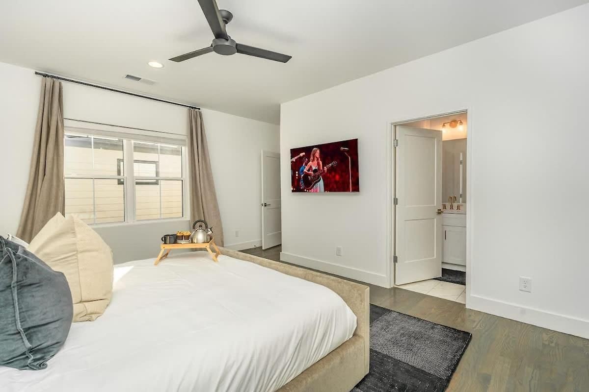 Holiday home Sunspire-private Deck-in East *