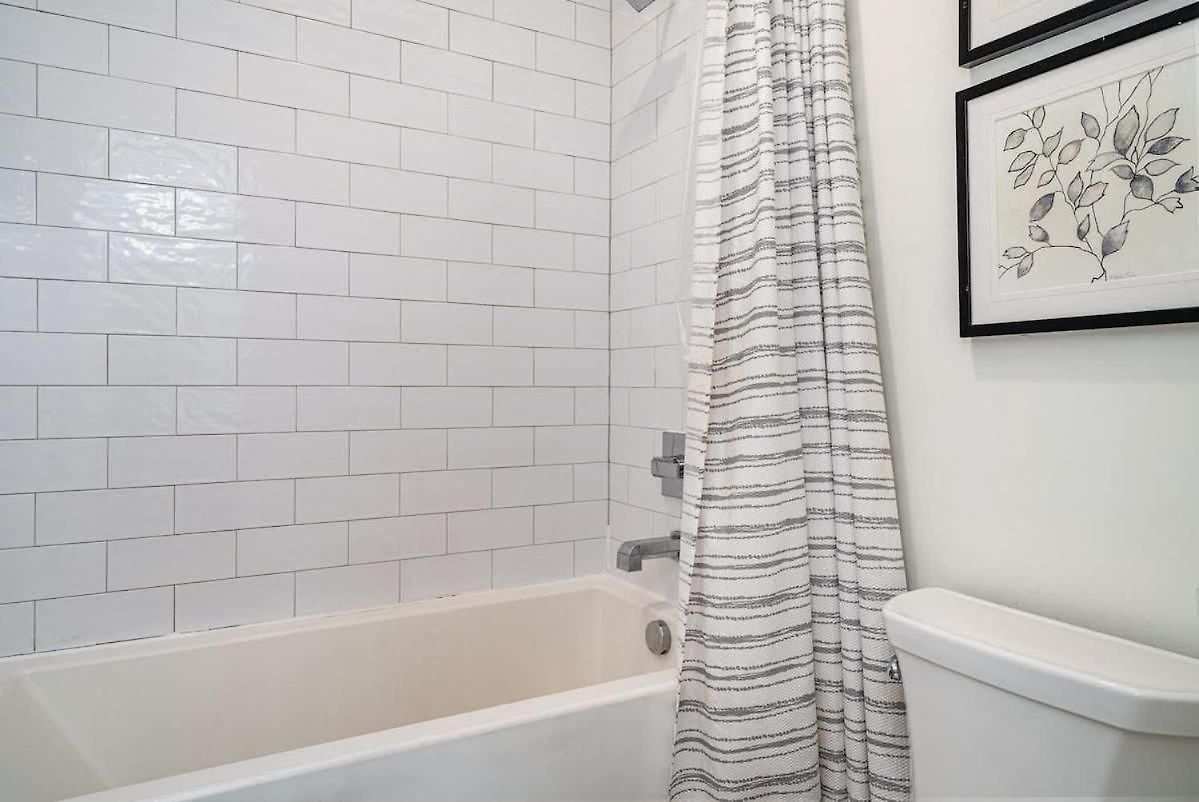 Heights-sleeps 12-in Cumberland Heights * Nashville