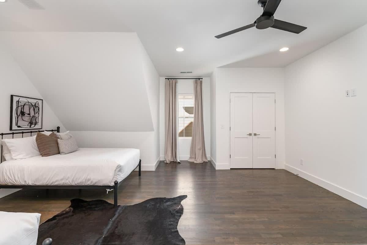 Sunspire-private Deck-in East *