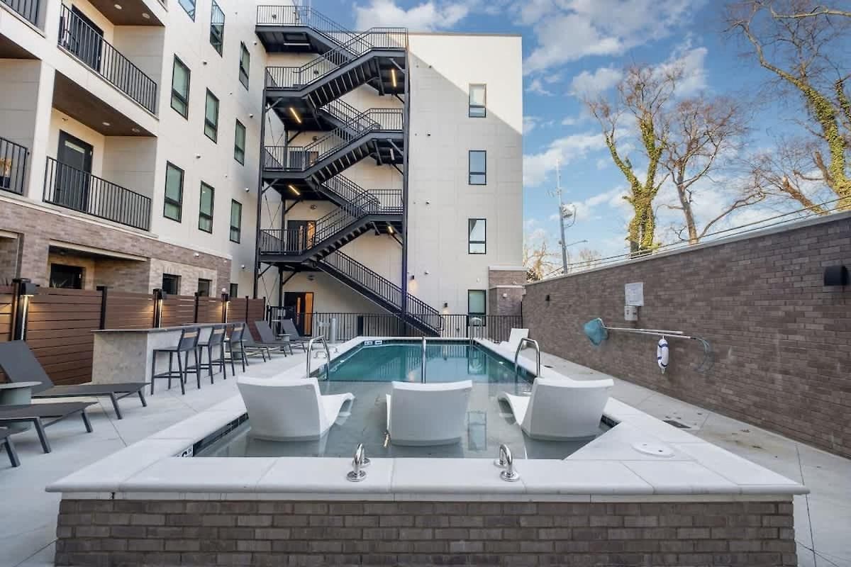 Harmony Outpost-pool & Gym-4 Mins To Broadway Holiday home *