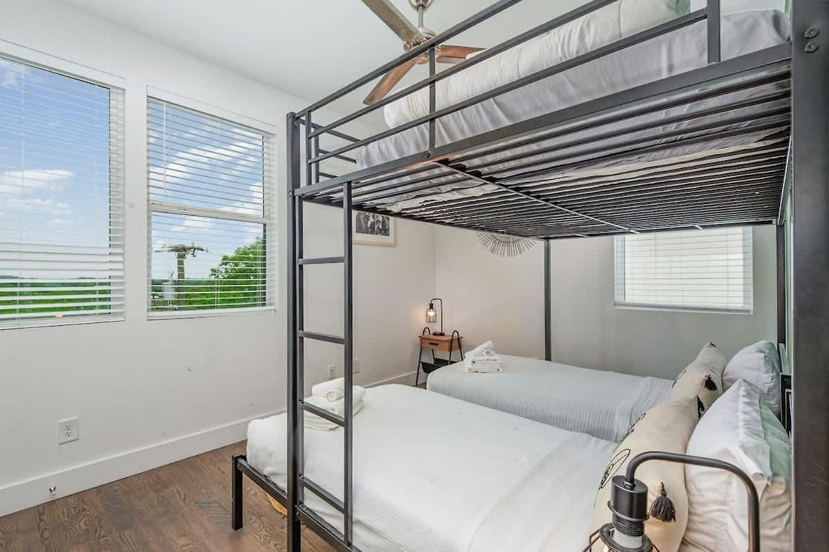 Double Time - Ping-pong Table - Mins To Germantown *