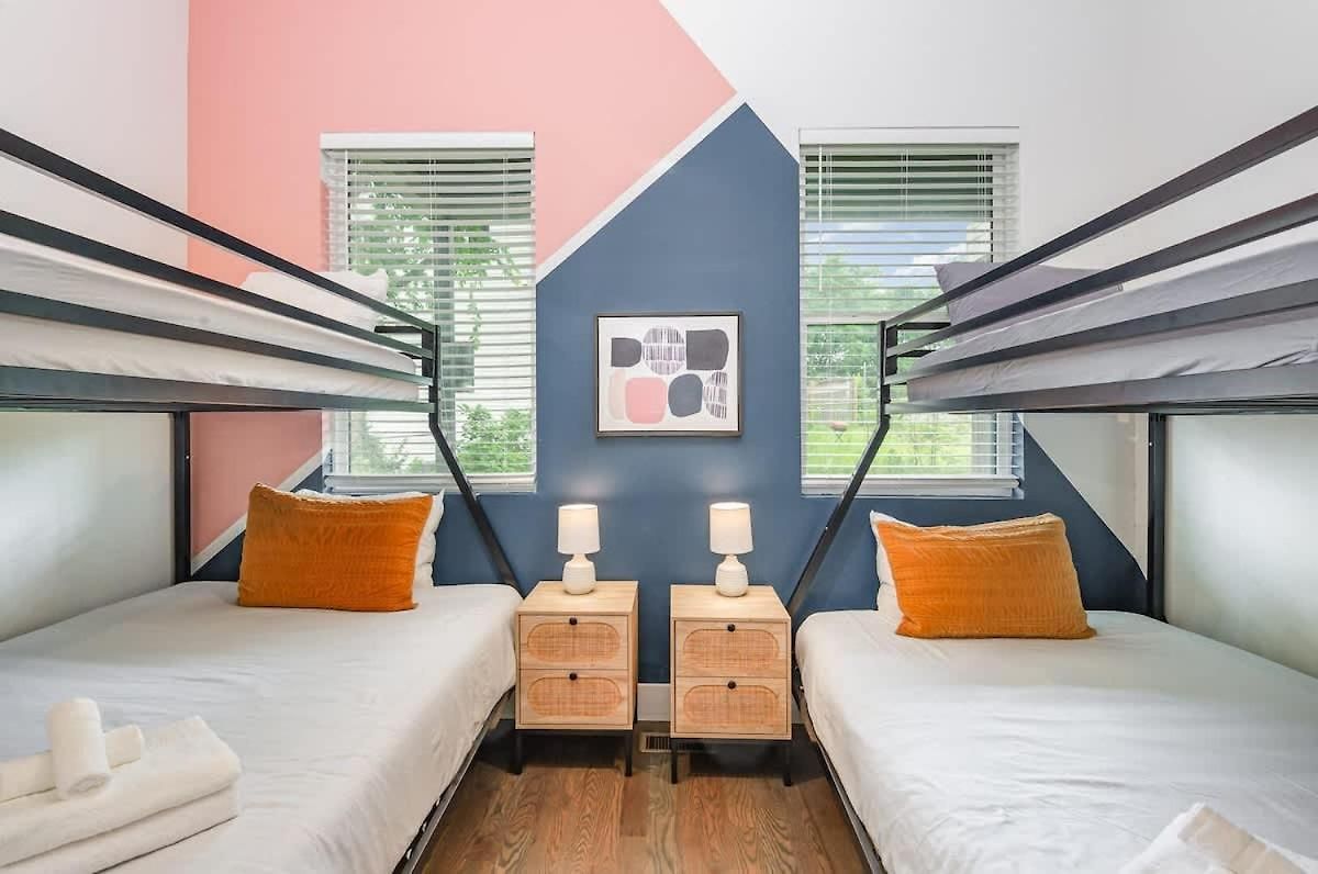 Holiday home Hurst House - 4 Stylish Homes - Mins To Germantown