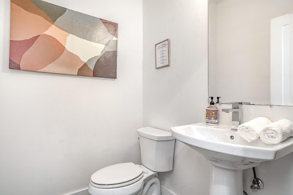 Heights-sleeps 12-in Cumberland Heights * Nashville