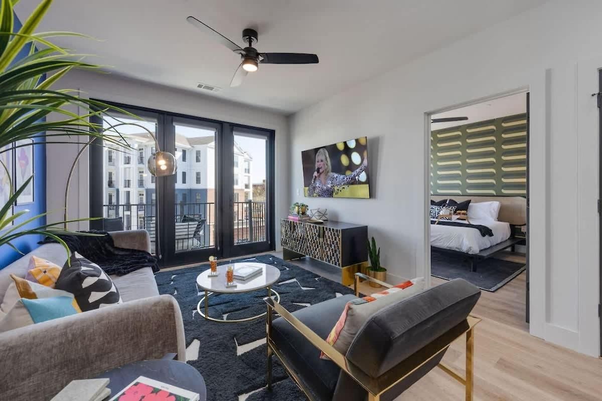 Twin Notes - Odyssey - 2 Units - Mins To Broadway * Nashville