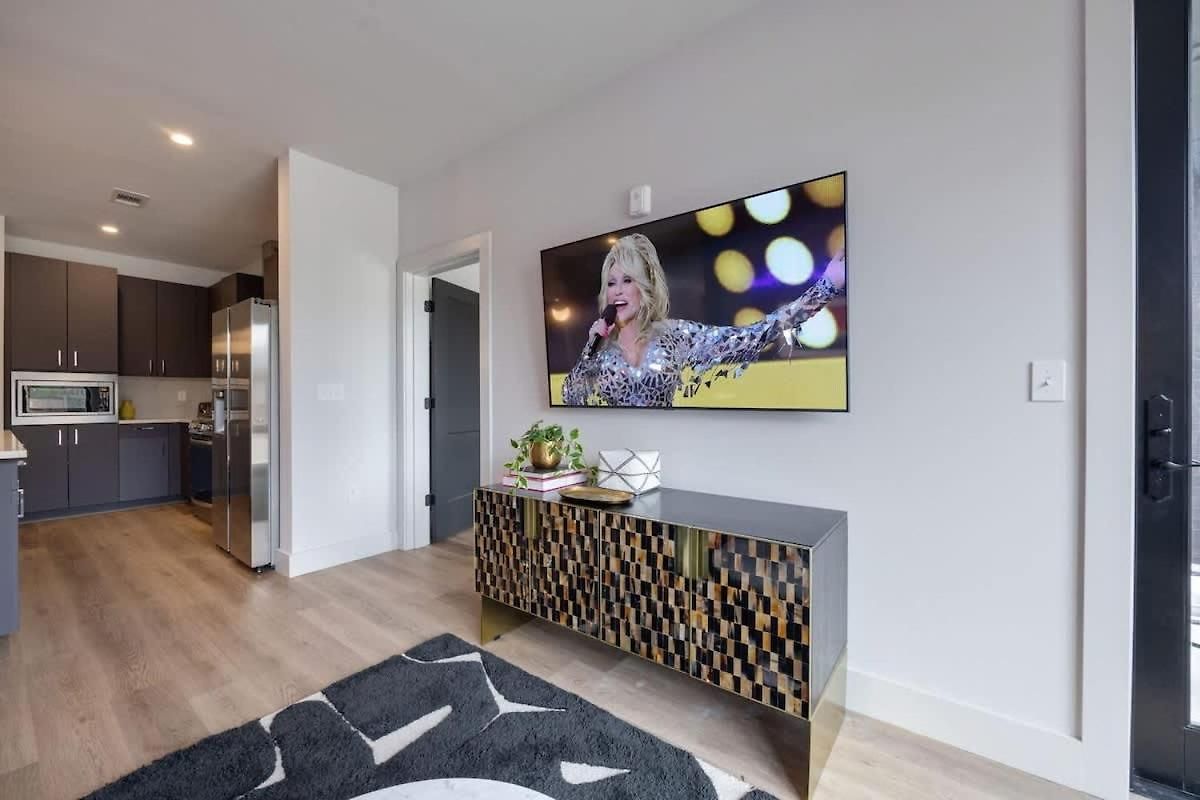 Reverb - Odyssey - Pool & Gym - Heart Of Midtown Holiday home *