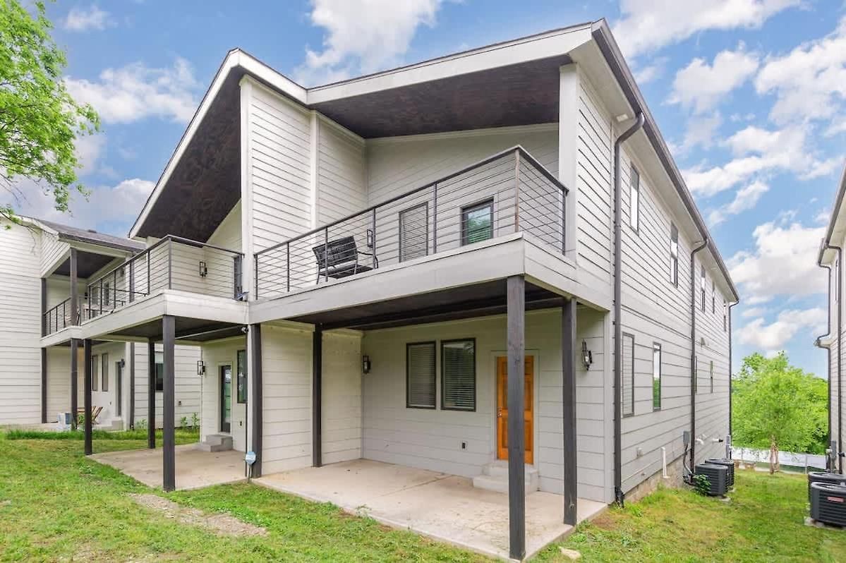 Riff & Rest - 2 Stylish Homes - Mins To Germantown